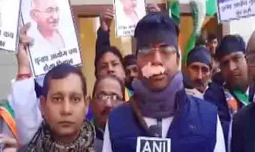 Delhi चुनाव: कांग्रेस उम्मीदवार सुशांत मिश्रा ने चुनाव आयोग के अधिकारियों पर मारपीट का लगाया आरोप