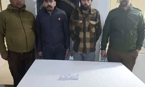 J&K के उधमपुर में हेरोइन के साथ नर्सिंग सहायक समेत दो गिरफ्तार
