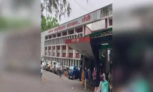 कॉलेज के हॉस्टल कैंपस में सरस्वती पूजा पर लगा प्रतिबंध हटा, छात्रों के विरोध के बाद फैसला