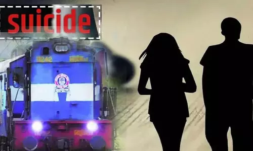 Vikhroli Railway Station: एक्सप्रेस ट्रेन के नीचे प्रेमी जोड़े ने की आत्महत्या