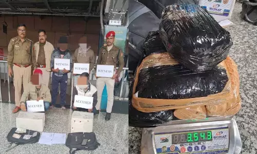 Assam : राजधानी एक्सप्रेस से जीआरपी ने 9 किलोग्राम संदिग्ध गांजा जब्त