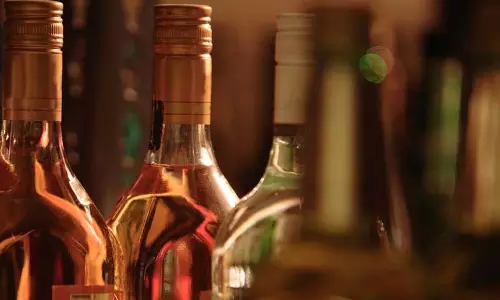 Kerala में निर्मित विदेशी शराब ब्रांडों की कीमतें बढ़ाने का आरोप