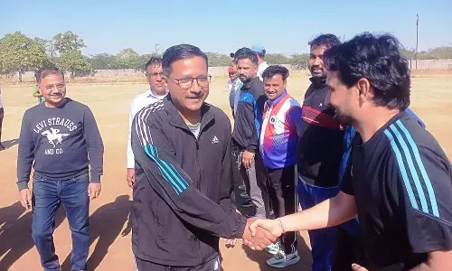 Jalore: मैत्री क्रिकेट मैच में नागरिक एकादश ने जिला प्रशासन को सात विकेट से हराया Jalore: मैत्री क्रिकेट मैच में नागरिक एकादश ने जिला प्रशासन को सात विकेट से हराया