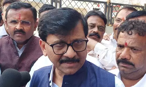 पदाधिकारियों का कहना है कि हमें अपने दम पर लड़ना चाहिए: Sanjay Raut