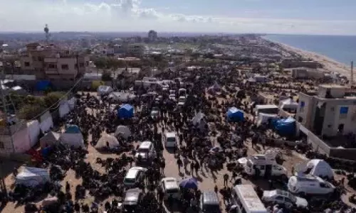 Israel ने एक साल में पहली बार फिलिस्तीनियों को उत्तरी गाजा में लौटने की अनुमति दी
