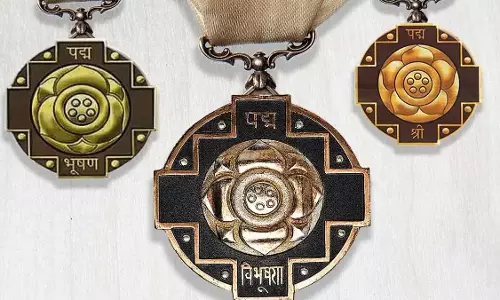 गणतंत्र दिवस पर 53 को J&K सरकार पुरस्कार मिले