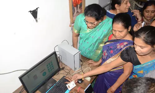 रायपुर में नई तस्वीर सामने आई...कलेक्टोरेट में बायोमेट्रिक अटेंडेंस सिस्टम से दर्ज हो रही उपस्थिति रायपुर में नई तस्वीर सामने आई...कलेक्टोरेट में बायोमेट्रिक अटेंडेंस सिस्टम से दर्ज हो रही उपस्थिति