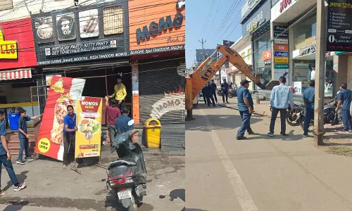 रायपुर: मरीन ड्राइव को अभियान चलाकर अतिक्रमण मुक्त किया रायपुर: मरीन ड्राइव को अभियान चलाकर अतिक्रमण मुक्त किया