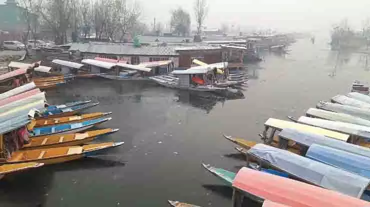 चिल्लई कलां खत्म होने के करीब, कश्मीर और लद्दाख में ठंड बढ़ी चिल्लई कलां खत्म होने के करीब, कश्मीर और लद्दाख में ठंड बढ़ी