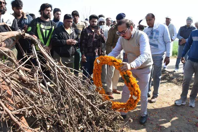 Hisar गांव में स्वतंत्रता सेनानी का राजकीय सम्मान के साथ अंतिम संस्कार किया गया