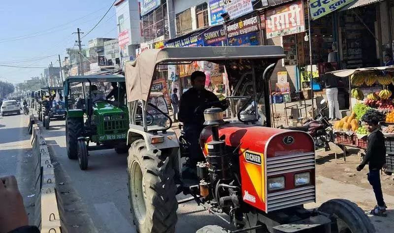 Haryana : सोनीपत पानीपत में किसानों ने निकाला विरोध मार्च