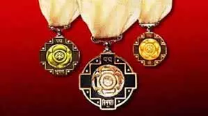 H&H विभाग ने पद्म श्री, JK सरकार पुरस्कार 2025 से सम्मानित मास्टर शिल्पकारों की सराहना की H&H विभाग ने पद्म श्री, JK सरकार पुरस्कार 2025 से सम्मानित मास्टर शिल्पकारों की सराहना की