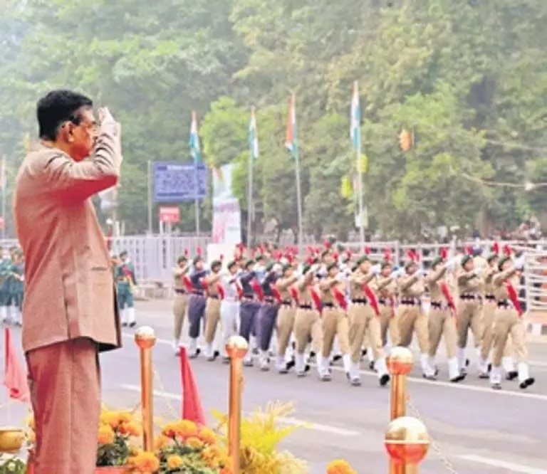 राज्यपाल हरि बाबू कंभमपति ने Bhubaneswar में राज्य स्तरीय गणतंत्र दिवस समारोह में तिरंगा फहराया