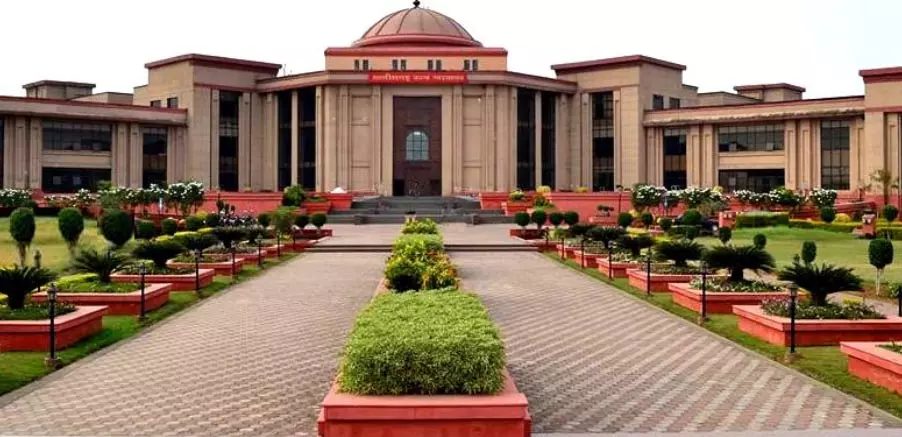 स्कूलों का टॉयलेट गंदा, हाईकोर्ट ने शिक्षा सचिव को जारी किया नोटिस स्कूलों का टॉयलेट गंदा, हाईकोर्ट ने शिक्षा सचिव को जारी किया नोटिस