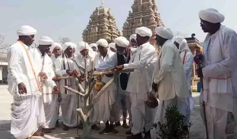 मेस्राम ने Adilabad के केसलर में नागोबा जातरा की शुरुआत की