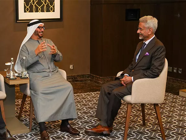 जयशंकर ने भारत-यूएई साझेदारी पर चर्चा के लिए UAE के राजनयिक सलाहकार से मुलाकात की जयशंकर ने भारत-यूएई साझेदारी पर चर्चा के लिए UAE के राजनयिक सलाहकार से मुलाकात की