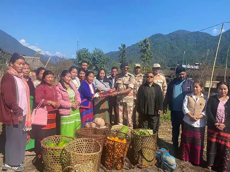 Arunachal : ITBP को समझौता ज्ञापन के तहत जिदो एसएचजी से सब्जियों की पहली खेप प्राप्त हुई Arunachal : ITBP को समझौता ज्ञापन के तहत जिदो एसएचजी से सब्जियों की पहली खेप प्राप्त हुई