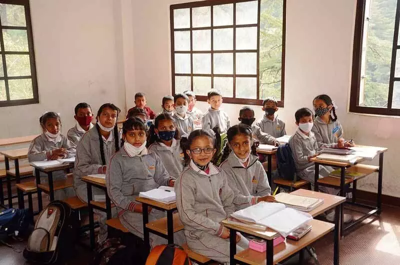 शिक्षा सचिव ने School से कहा, बच्चों को पुस्तकालय का स्वामित्व दें