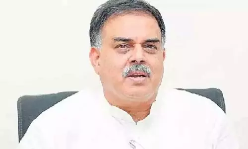मंत्री नादेंडला मनोहर ने तेनाली में पदयात्रा शुरू की मंत्री नादेंडला मनोहर ने तेनाली में पदयात्रा शुरू की