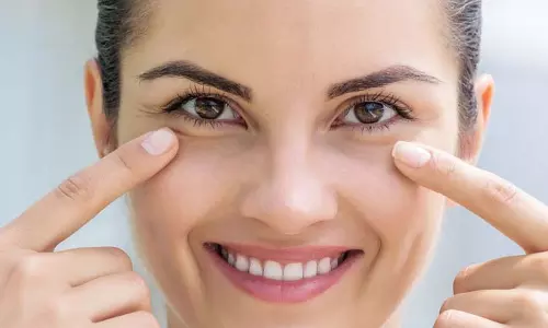 Beauty: आंखों के आस-पास लगाएं देसी घी, कुछ ही दिनों में दिखेगा कमाल