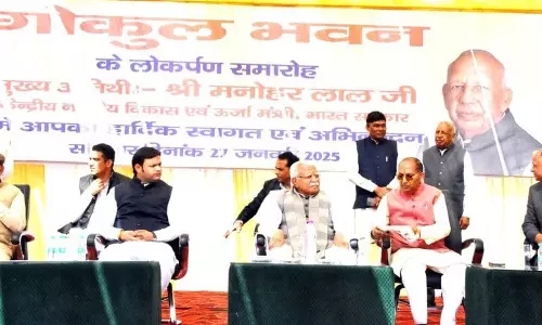 Haryana : खट्टर ने भाजपा नेता के कार्यक्रम में मौजूद कांग्रेस के पूर्व विधायक पर निशाना साधा