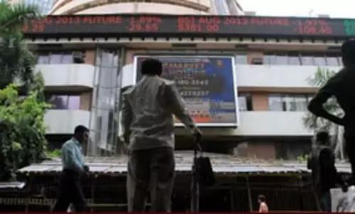 देश की शीर्ष 10 कंपनियों का मार्केट कैप 94,409 करोड़ रुपये गिरा, रिलायंस को 22,000 करोड़ रुपये से ज्यादा का नुकसान