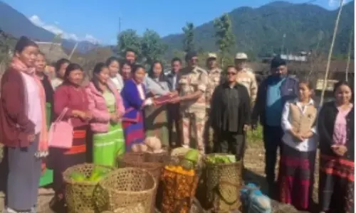 Arunachal: स्थानीय किसानों ने आईटीबीपी को पहली उपज सौंपी Arunachal: स्थानीय किसानों ने आईटीबीपी को पहली उपज सौंपी