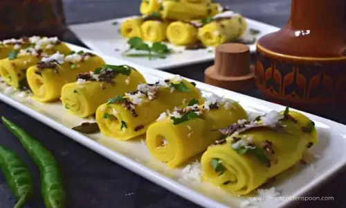 Gujrati Snacks:  सर्दियों में इन गुजराती स्नैक्स का आनंद जरूर लें