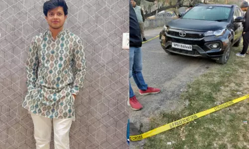 Aligarh: नेक्सॉन कार में युवक का शव मिलने से मचा हड़कंप