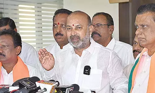 Telangana: बांदी ने टीजी सरकार को केंद्रीय योजनाओं की रीब्रांडिंग के खिलाफ चेतावनी दी