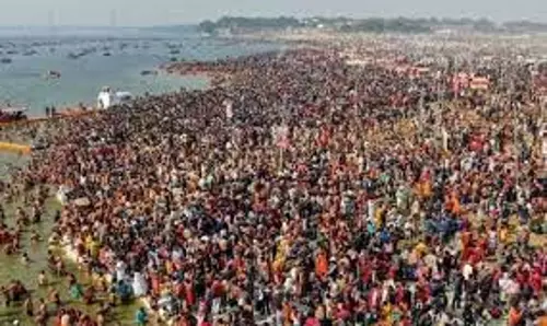 Mauni Amavasya: मौनी अमावस्या स्नान पर्व से पहले ही प्रयागराज में श्रद्धालुओं का सैलाब उमड़ पड़ा
