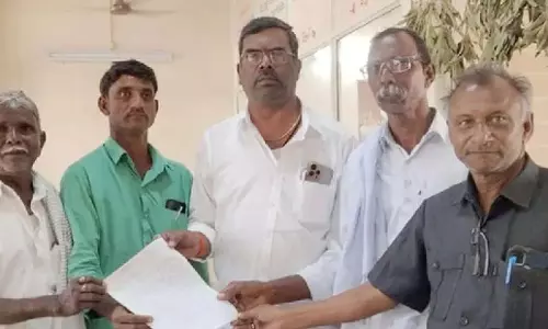 Telangana: ग्रामीणों ने की बस सेवा बहाल करने की मांग Telangana: ग्रामीणों ने की बस सेवा बहाल करने की मांग