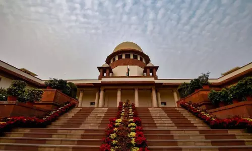 सुप्रीम कोर्ट ने Telangana फोन टैपिंग मामले में निलंबित पुलिस अधिकारी को जमानत दी सुप्रीम कोर्ट ने Telangana फोन टैपिंग मामले में निलंबित पुलिस अधिकारी को जमानत दी
