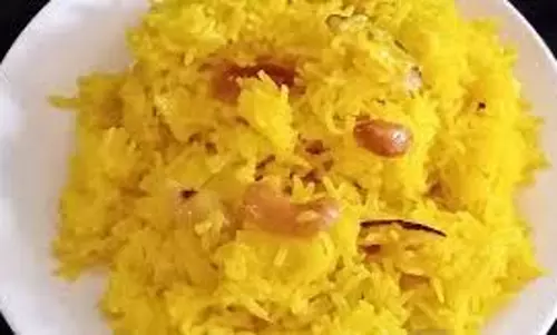 Basant Panchami 2025 Recipe: बसंत पंचमी पर बनाए जाते हैं पीले मीठे चावल, जानें आसान रेसिपी Basant Panchami 2025 Recipe: बसंत पंचमी पर बनाए जाते हैं पीले मीठे चावल, जानें आसान रेसिपी