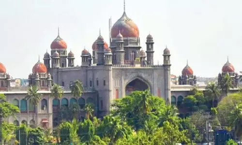 Telangana HC: 16 साल से कम उम्र के बच्चों को रात 11 बजे के बाद सिनेमाघरों में प्रवेश न दें Telangana HC: 16 साल से कम उम्र के बच्चों को रात 11 बजे के बाद सिनेमाघरों में प्रवेश न दें