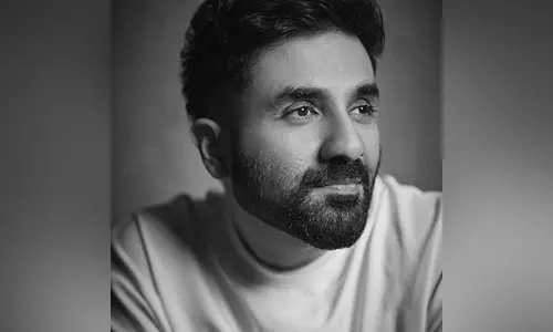 Vir Das ने कोल्डप्ले के गानों की जानकारी संबंधी शिकायतों पर पलटवार किया