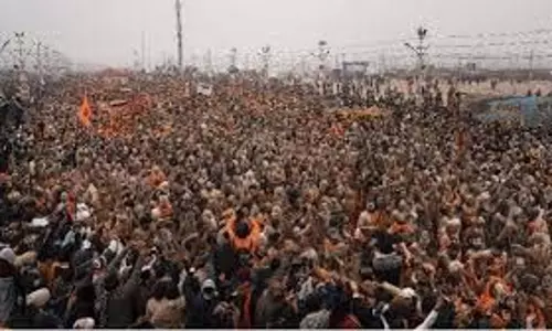 Maha Kumbh 2025:   मौनी अमावस्या से पहले कुंभ में उमड़ा सैलाब, 2 दिन में 3 करोड़ से ज्यादा लोगों ने लगाई डुबकी