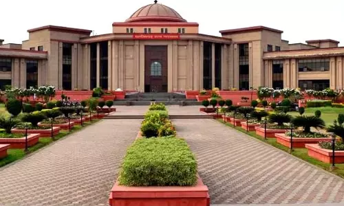 स्कूलों का टॉयलेट गंदा, हाईकोर्ट ने शिक्षा सचिव को जारी किया नोटिस