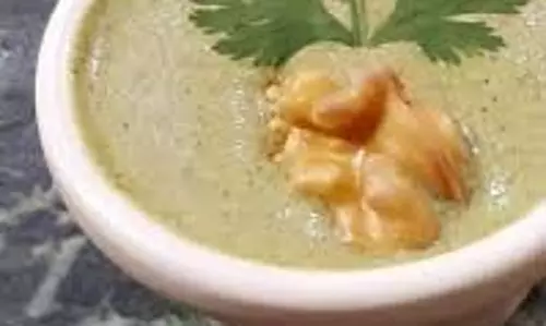 Walnut Chutney: सर्दियों में हेल्दी और चटपटा खाना है तो बनाएं ये चटपटी अखरोट की चटनी Walnut Chutney: सर्दियों में हेल्दी और चटपटा खाना है तो बनाएं ये चटपटी अखरोट की चटनी