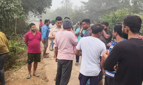 Odisha: राजधानी में दया नदी के किनारे महिला का सड़ा-गला शव मिला Odisha: राजधानी में दया नदी के किनारे महिला का सड़ा-गला शव मिला