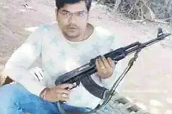 Ranchi: गैंगस्टर सुजीत सिन्हा और उसकी पत्नी रिया की संपत्ति जब्त Ranchi: गैंगस्टर सुजीत सिन्हा और उसकी पत्नी रिया की संपत्ति जब्त