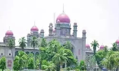 Telangana HC ने इंदिराम्मा आत्मीय भरोसा के तहत केवल ग्रामीण सहायता पर सवाल उठाए Telangana HC ने इंदिराम्मा आत्मीय भरोसा के तहत केवल ग्रामीण सहायता पर सवाल उठाए