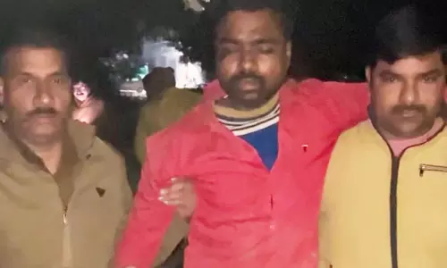 दोस्त की बच्ची का किया अपहरण फिर रेप, पुलिस ने किया एनकाउंटर दोस्त की बच्ची का किया अपहरण फिर रेप, पुलिस ने किया एनकाउंटर