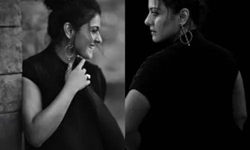 Kajol ने काले रंग की ड्रेस में सभी से हंसी को कूल बनाने का आग्रह किया Kajol ने काले रंग की ड्रेस में सभी से हंसी को कूल बनाने का आग्रह किया