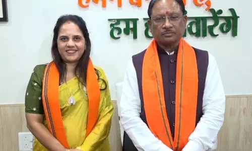 मेयर प्रत्याशी मीनल चौबे ने सीएम साय से आशीर्वाद लिया