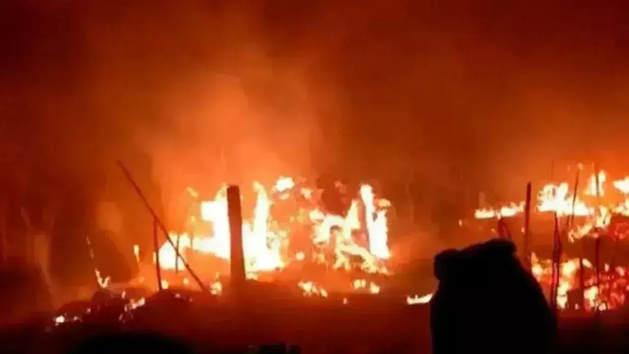 Thane: हाइपरसिटी मॉल में लगी भीषण आग, मचा हड़कंप