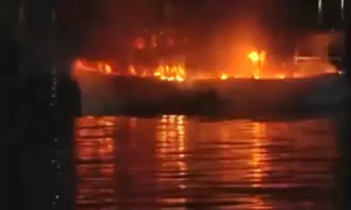 Hussain Sagar में नाव में लगी आग में घायल युवक की मौत