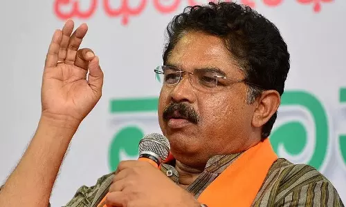 अमित शाह ने कुंभ मेले में किया स्नान; खड़गे ने हिंदू आस्था का अपमान किया: Ashok अमित शाह ने कुंभ मेले में किया स्नान; खड़गे ने हिंदू आस्था का अपमान किया: Ashok