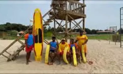 लाइफसेवर्स ने गणतंत्र दिवस के व्यस्त सप्ताहांत के दौरान Goa तट पर डूब रहे दस लोगों को बचाया लाइफसेवर्स ने गणतंत्र दिवस के व्यस्त सप्ताहांत के दौरान Goa तट पर डूब रहे दस लोगों को बचाया