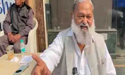 Haryana दिल्ली की गंदगी साफ नहीं करेगा: अनिल विज का केजरीवाल पर पलटवार Haryana दिल्ली की गंदगी साफ नहीं करेगा: अनिल विज का केजरीवाल पर पलटवार